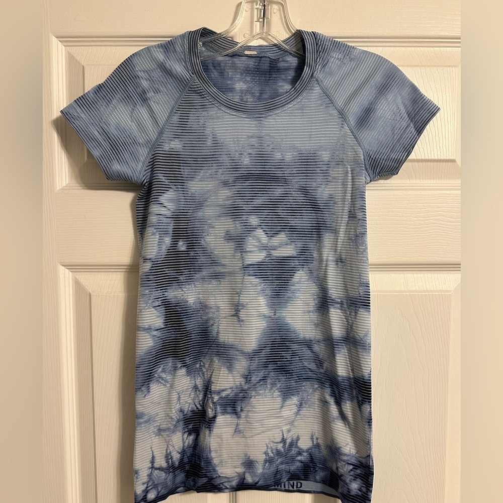 Lululemon Athletica Blue Fitted Short Sleeve Tee